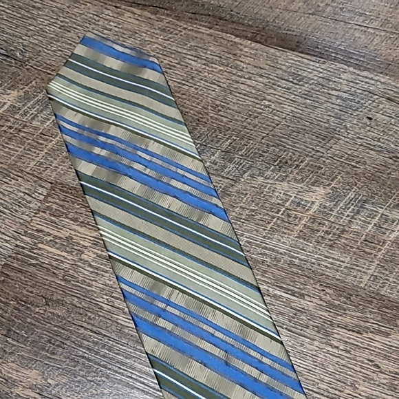 Gently Loved men's 100% silk tie by LINEAGE great balance of Blues and greens - Picture 9 of 9